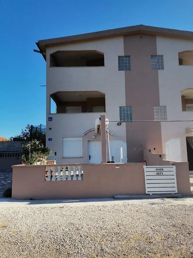 Apartment Robi Maslenica