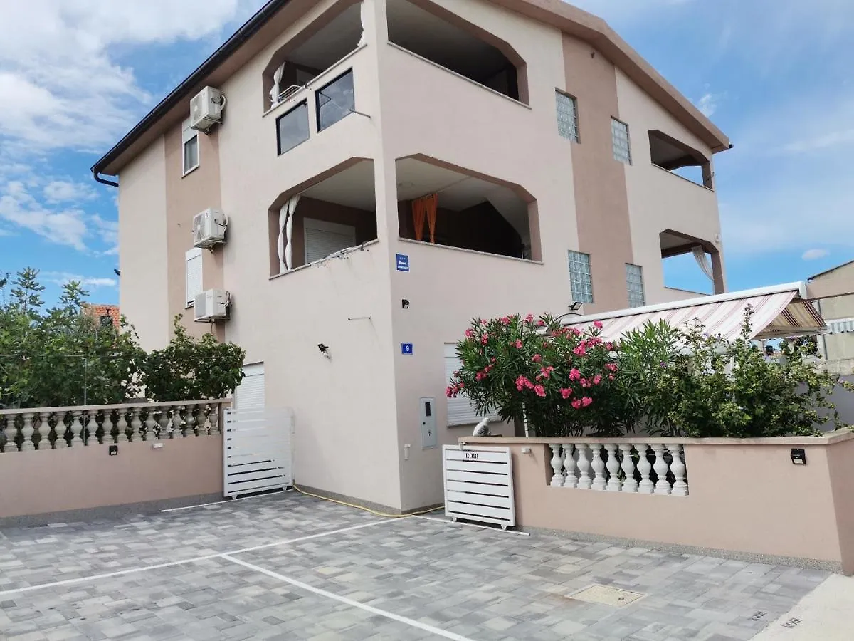 Apartment Robi Maslenica