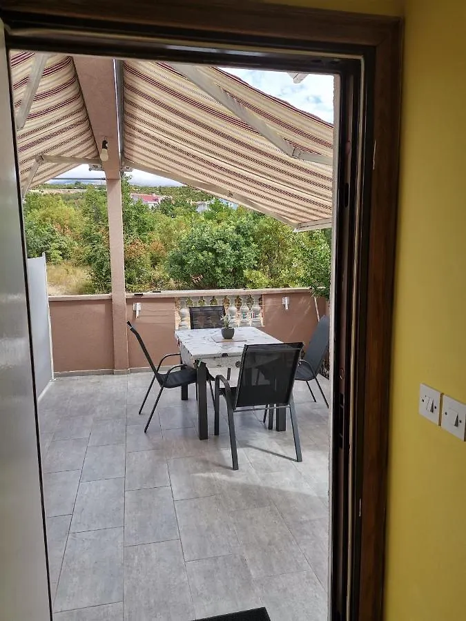 Apartment Robi Maslenica