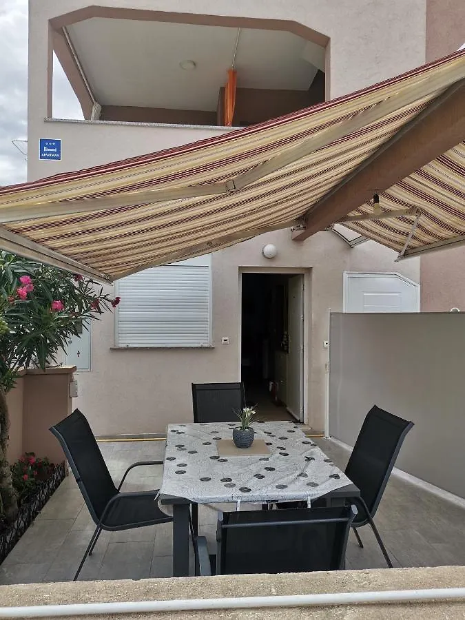 Apartment Robi Maslenica