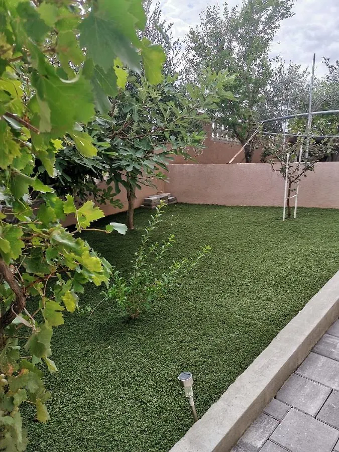 Apartment Robi Maslenica