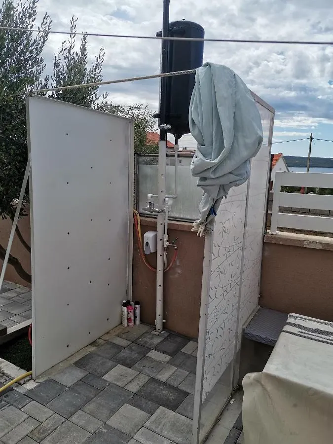 Apartment Robi Maslenica 0*,