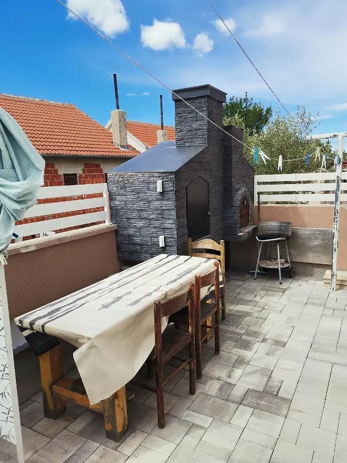 Apartment Robi ماسلينتسا